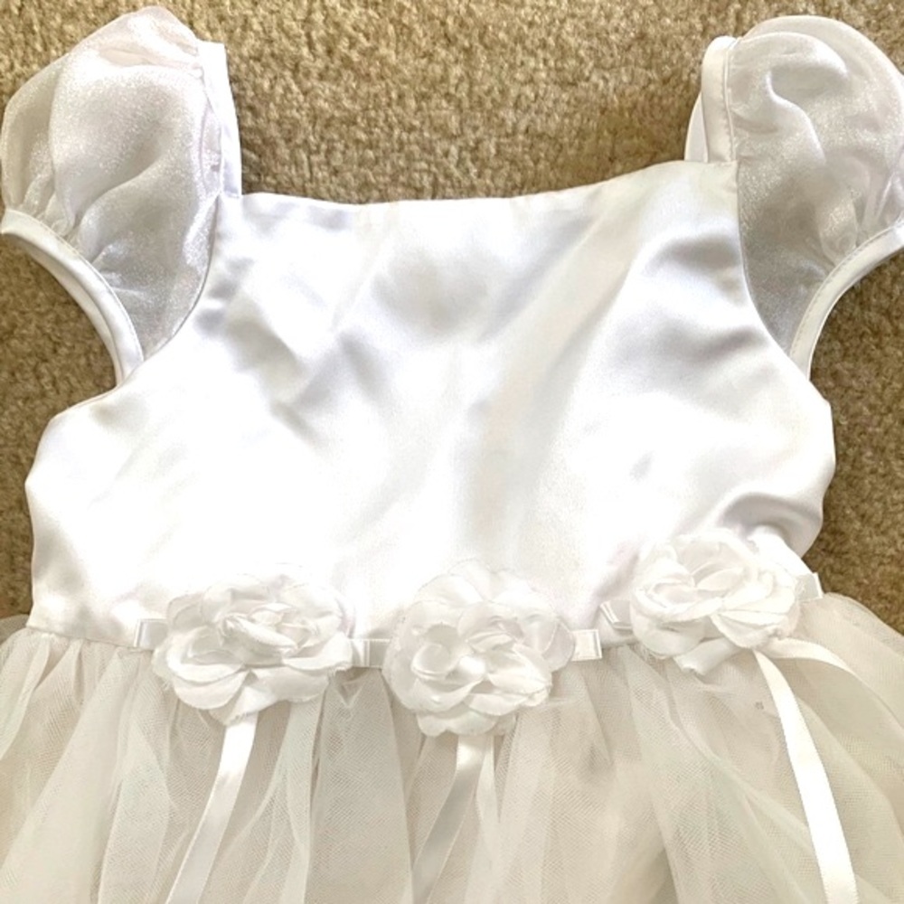 White Tulle And Satin Formal Flowergirl Dress Size 6 - Picture 2 of 9